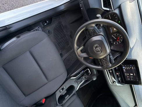 Used 2023 Toyota Corolla LE image 27