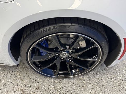Used 2018 Chevrolet Corvette Z06 w/ Carbon 65 Edition RWD image 31