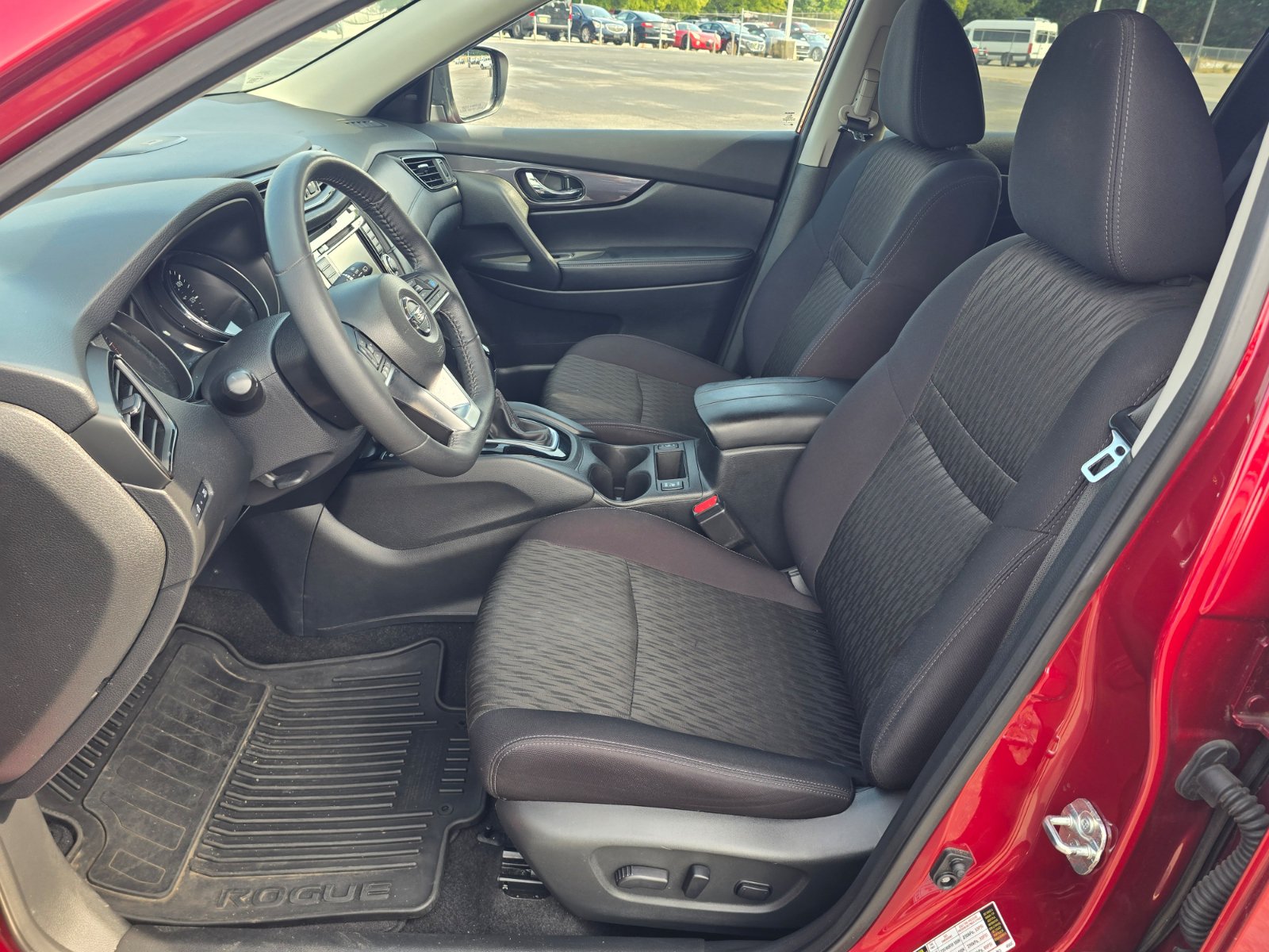 Used 2020 Nissan Rogue SV w/ Sun & Sound Touring Package FWD image 13