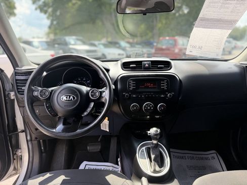 Used 2015 Kia Soul FWD image 18