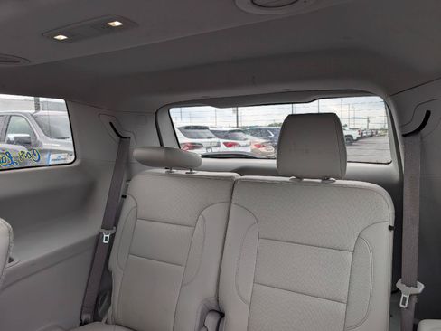 Used 2020 GMC Acadia SLT w/ Driver Alert Package II AWD/4WD image 10