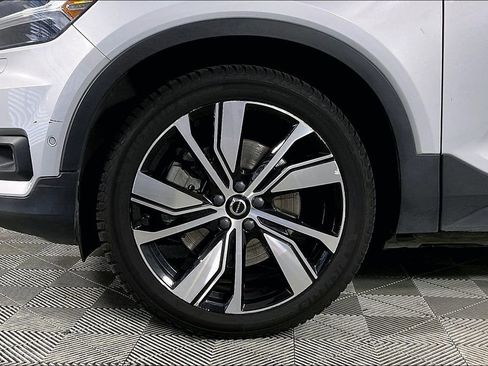 Used 2022 Volvo XC40 P8 Recharge Plus AWD/4WD image 8