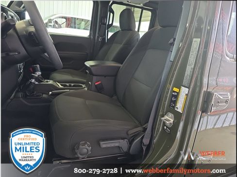 Used 2023 Jeep Gladiator Sport AWD/4WD image 9