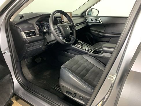 Used 2023 Mitsubishi Outlander SE image 30