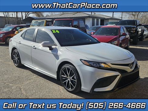 Used 2024 Toyota Camry SE image 1