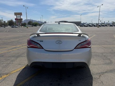 Used 2013 Hyundai Genesis 3.8 RWD image 5