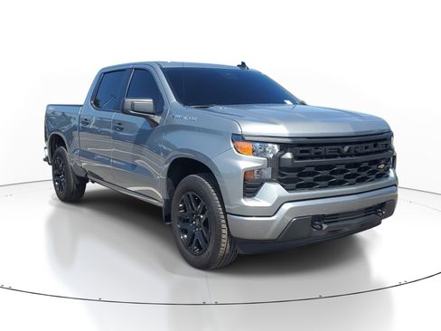 Used 2025 Chevrolet Silverado 1500 Custom AWD/4WD image 2
