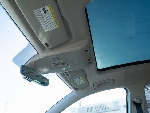 New 2026 Volkswagen Taos SEL AWD/4WD image 17
