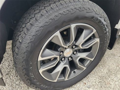 Used 2023 Chevrolet Silverado 1500 LT image 10