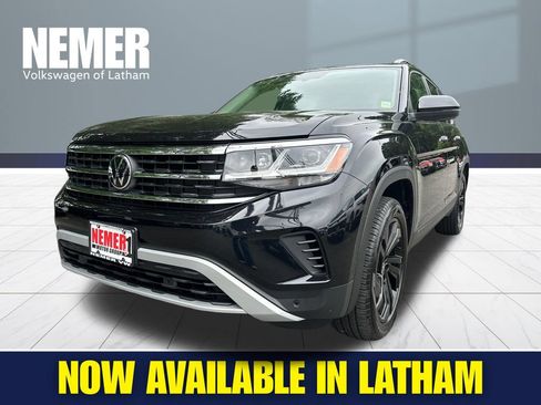 Certified 2023 Volkswagen Atlas SE w/ Black Wheel Package AWD/4WD image 1