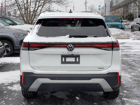New 2026 Volkswagen Tiguan SE image 4