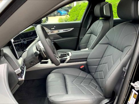 New 2025 BMW 760i xDrive 760i xDrive image 9