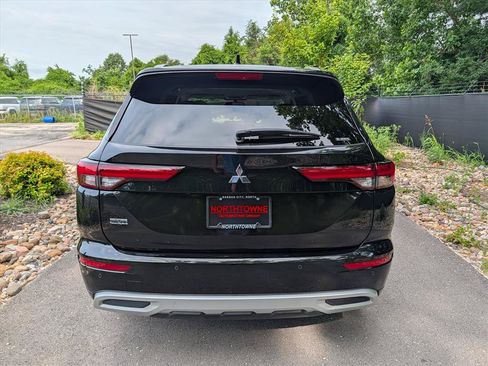 Used 2024 Mitsubishi Outlander SEL AWD/4WD image 4