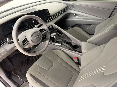 Used 2026 Hyundai Elantra Sport FWD image 4