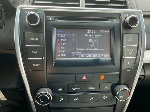 Used 2015 Toyota Camry SE image 21