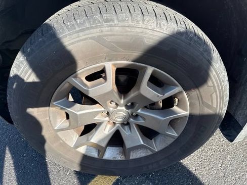 Used 2019 Nissan Frontier SL AWD/4WD image 10