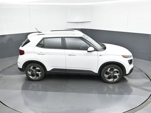 Certified 2024 Hyundai Venue Limited image 50
