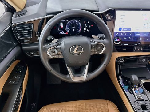 Used 2025 Lexus NX 250 FWD w/ Cold Area Package image 18