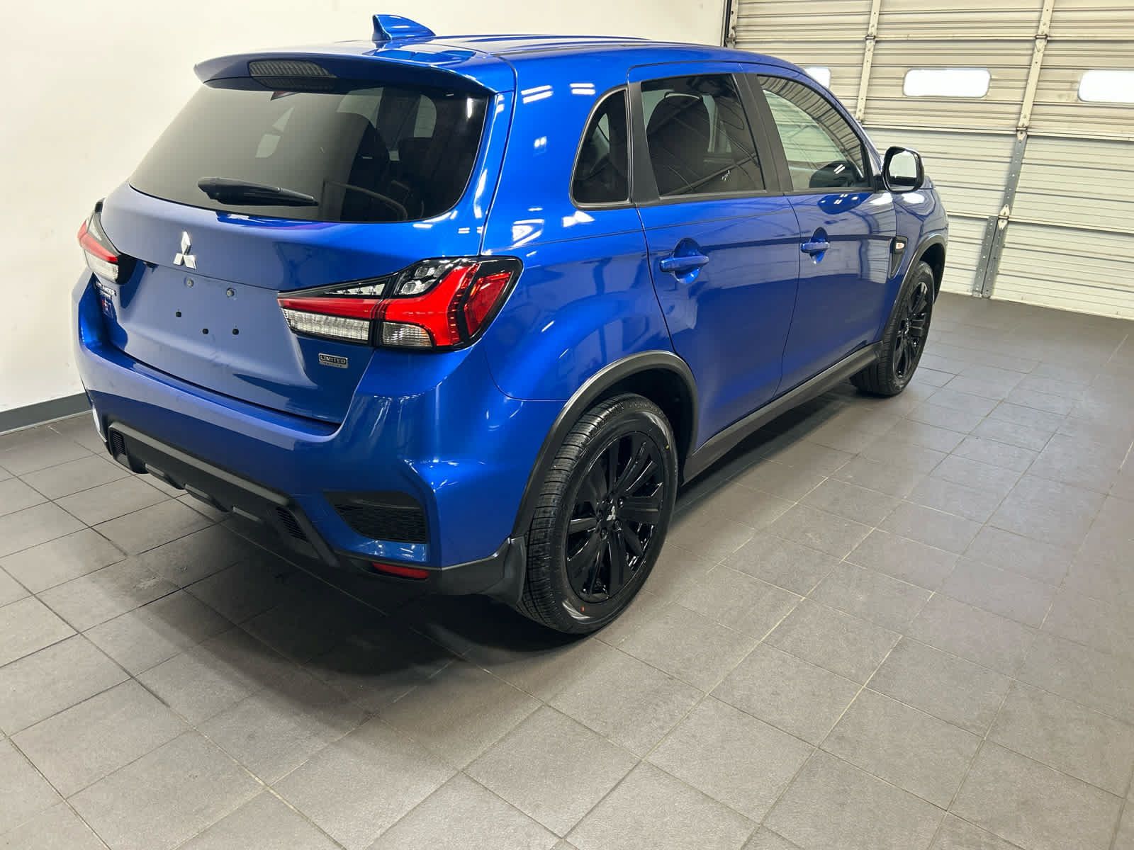 Used 2023 Mitsubishi Outlander Sport AWD image 3