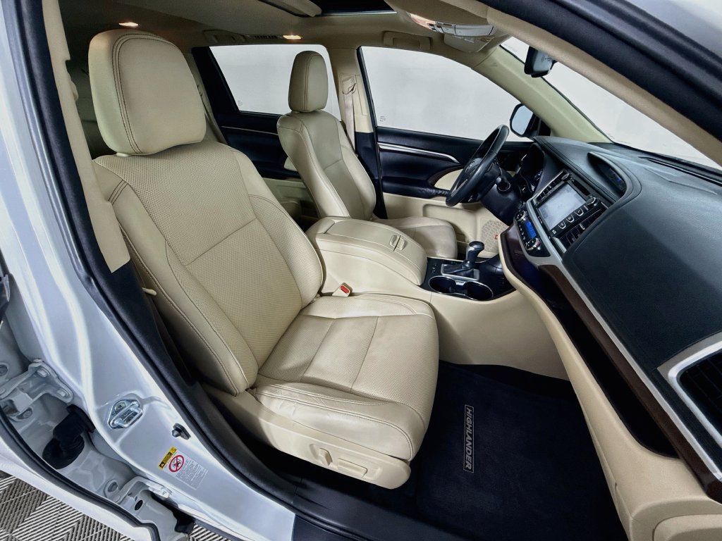 Used 2016 Toyota Highlander Limited FWD image 30