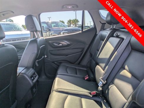 Used 2023 GMC Terrain SLT image 15