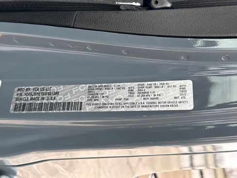 Used 2025 Jeep Wrangler Sahara image 31