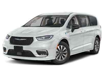 Certified 2024 Chrysler Pacifica Premium
