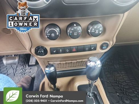 Used 2018 Jeep Wrangler Unlimited Sahara w/ Connectivity Group image 21