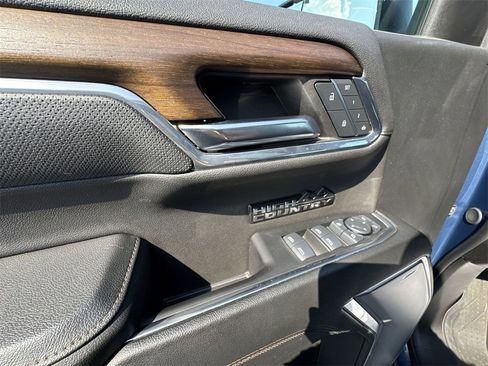 Used 2024 Chevrolet Silverado 1500 High Country w/ High Country Premium Package image 13