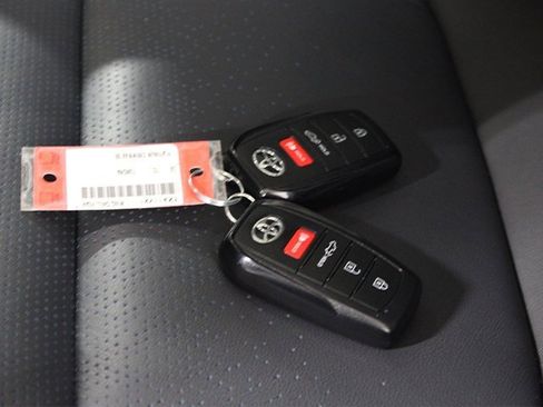 Used 2024 Toyota Tundra Platinum image 19