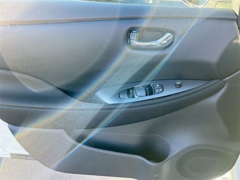 Used 2023 Nissan Leaf S image 19