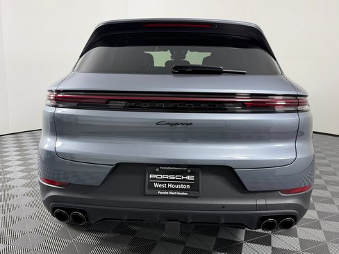 Certified 2026 Porsche Cayenne AWD/4WD image 10