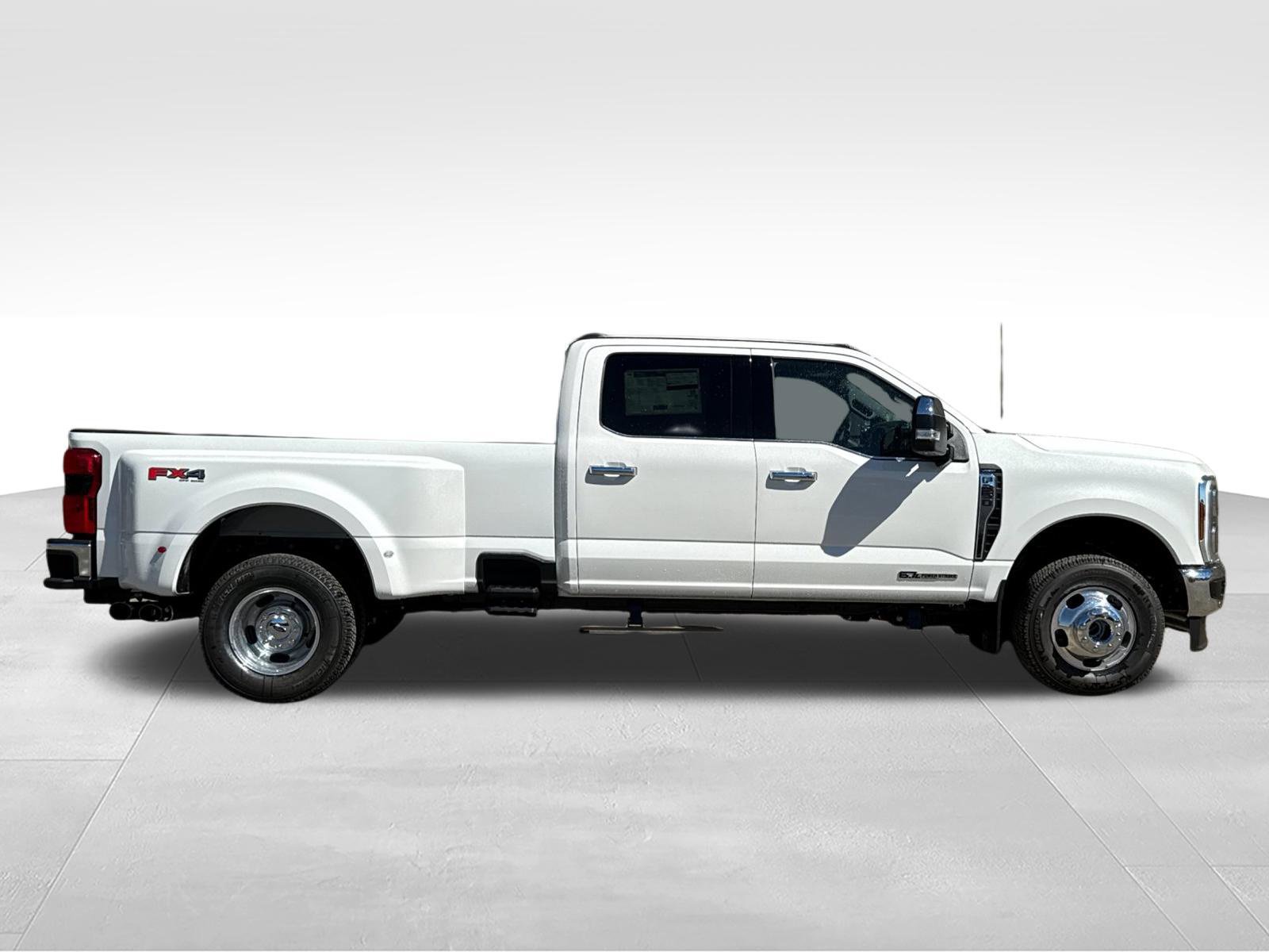 New 2026 Ford F350 Lariat w/ Lariat Ultimate Package AWD/4WD image 2