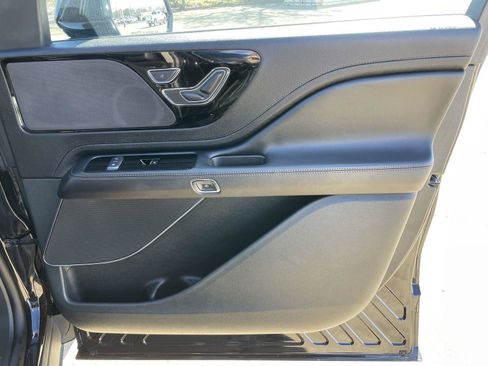 Used 2023 Lincoln Aviator AWD w/ Premium Package image 49
