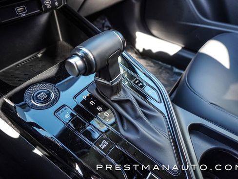 Used 2025 Kia Niro EX image 38