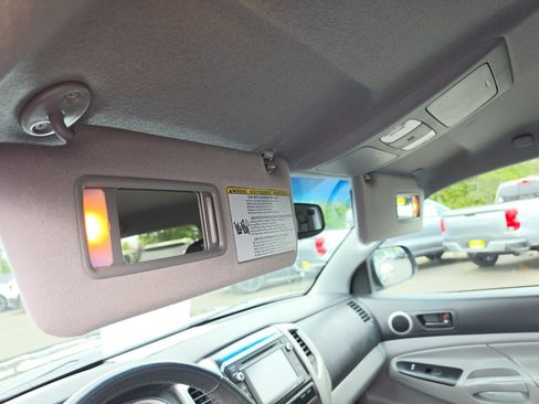 Used 2014 Toyota Tacoma 4x4 Double Cab image 12
