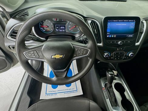 Used 2020 Chevrolet Malibu LT FWD image 12