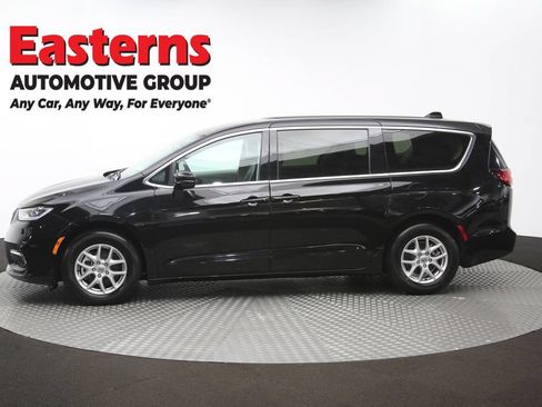 Used 2024 Chrysler Pacifica Touring-L FWD image 58