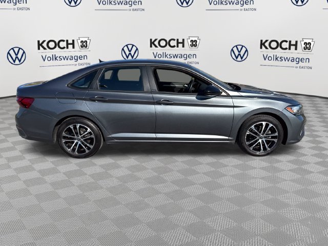 Used 2024 Volkswagen Jetta Sport FWD image 9