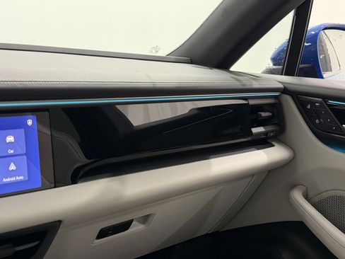 New 2026 Porsche Macan 4 Electric image 55