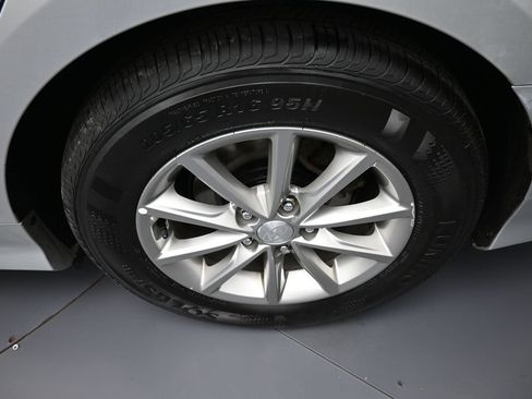 Used 2018 Hyundai Sonata SE FWD image 15
