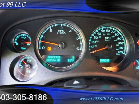 Used 2009 Chevrolet Suburban LT AWD/4WD image 21