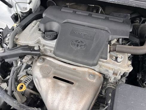 Used 2014 Toyota Camry LE FWD image 31