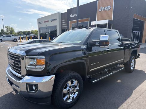 Used 2019 GMC Sierra 2500 SLT AWD/4WD image 1