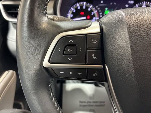 Used 2022 Toyota Highlander XLE image 31