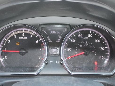 Used 2017 Nissan Versa SV image 8