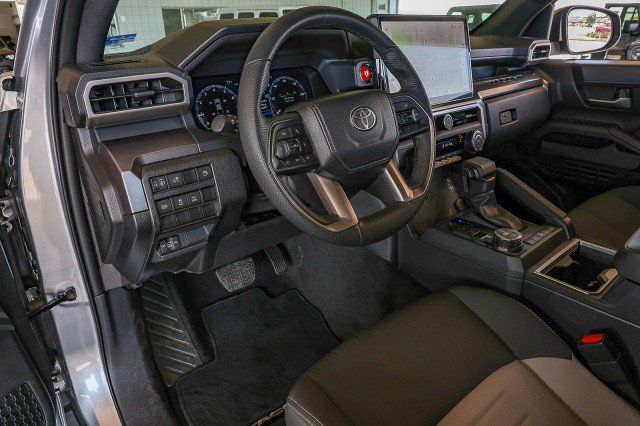 Used 2025 Toyota Tacoma TRD Off-Road AWD/4WD image 13
