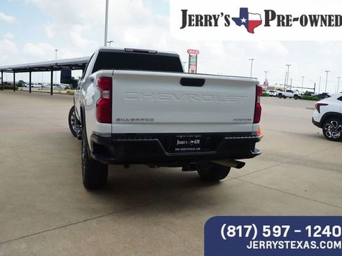 Used 2023 Chevrolet Silverado 2500 Custom w/ Custom Convenience Package AWD/4WD image 4