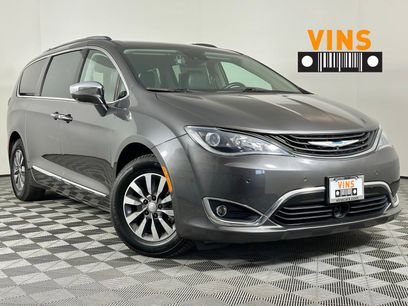 Used 2019 Chrysler Pacifica Limited w/ Advanced Safetytec Group