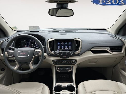 Used 2024 GMC Terrain Denali w/ Denali Premium Package image 10